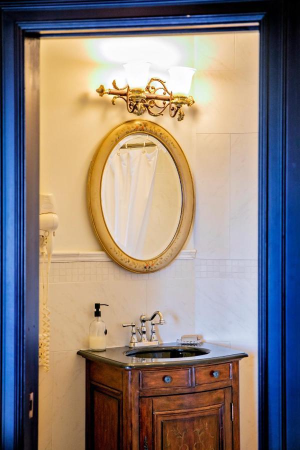 ホテル Puddicombe House New Hamburg エクステリア 写真