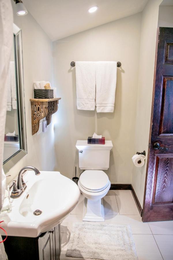 ホテル Puddicombe House New Hamburg エクステリア 写真