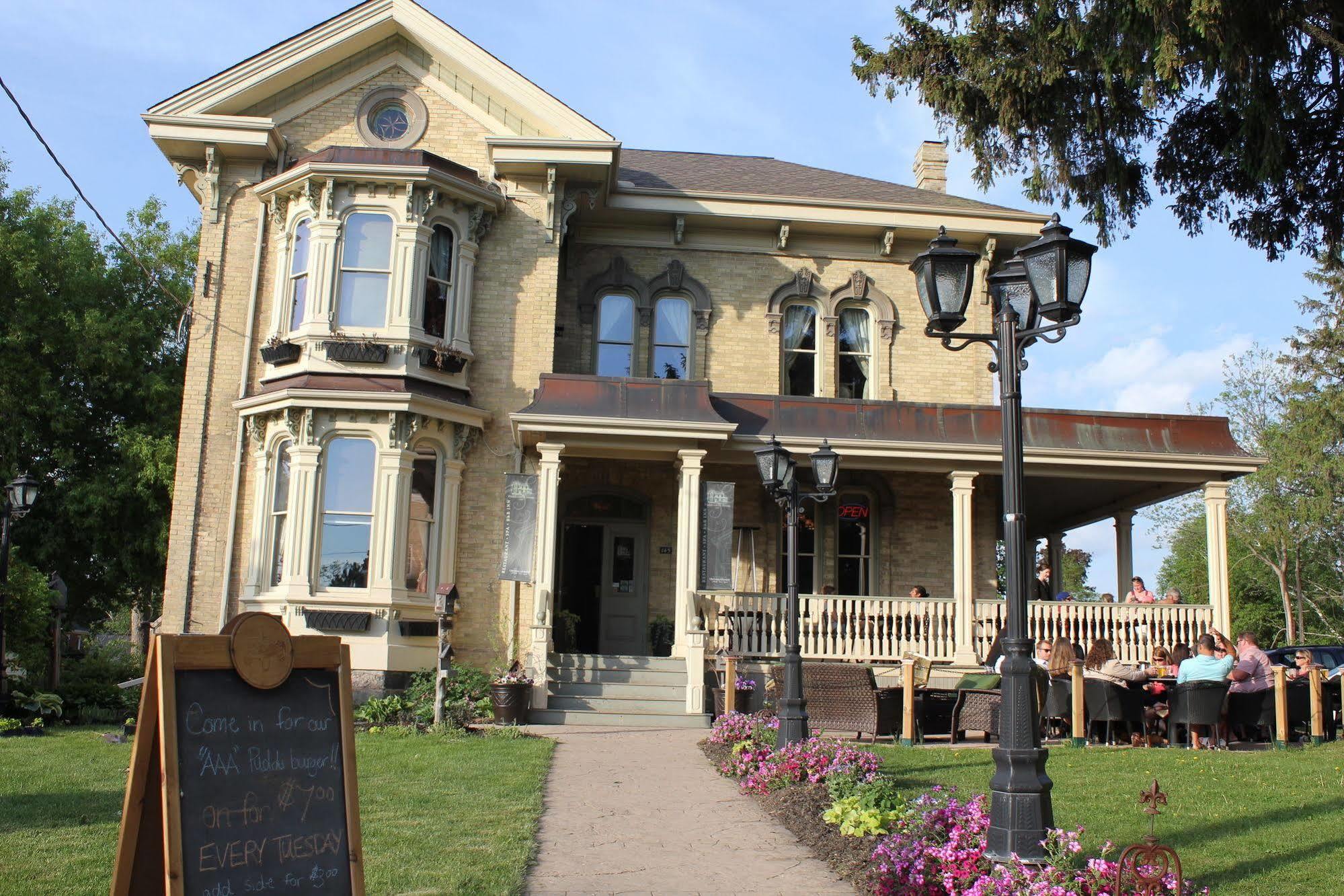 ホテル Puddicombe House New Hamburg エクステリア 写真